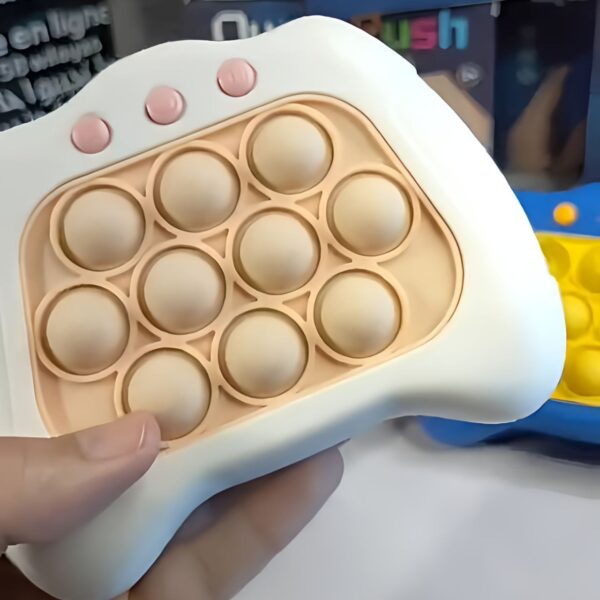 ⁦Quick Push Light Up Pop Game⁩ - الصورة ⁦4⁩