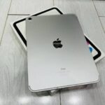 ⁦Ipad 10th 64gb wifi⁩ - الصورة ⁦8⁩
