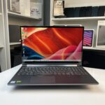 ⁦Lenovo Yoga 9 Series 2-in-1⁩ - الصورة ⁦3⁩