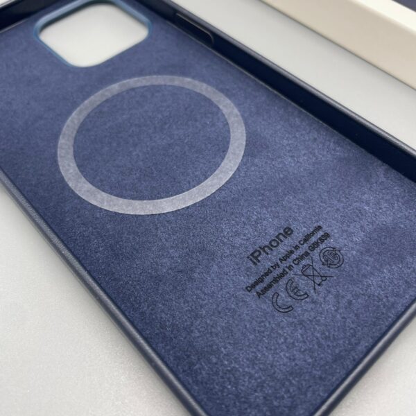 ⁦Iphone 12 pro max leather case apple identique à l’original⁩ - الصورة ⁦5⁩