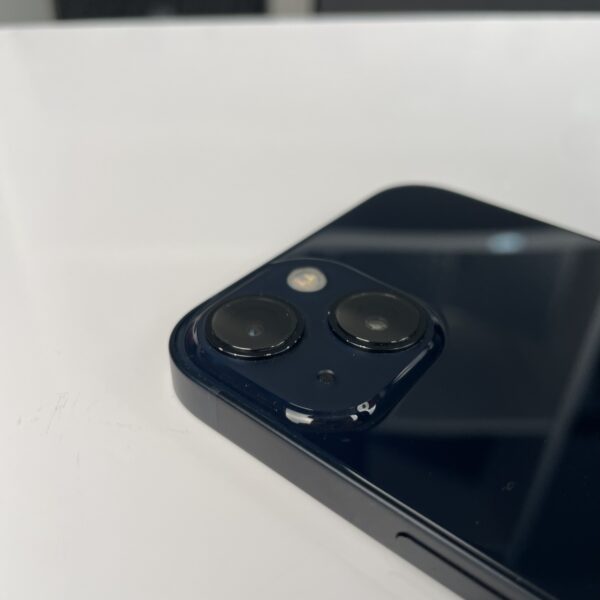 ⁦iPhone 13 midnight⁩ - الصورة ⁦4⁩