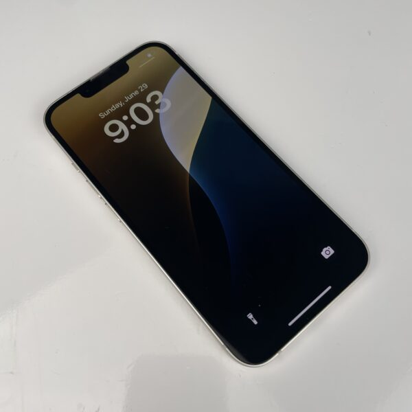 ⁦iPhone 13 white⁩ - الصورة ⁦3⁩