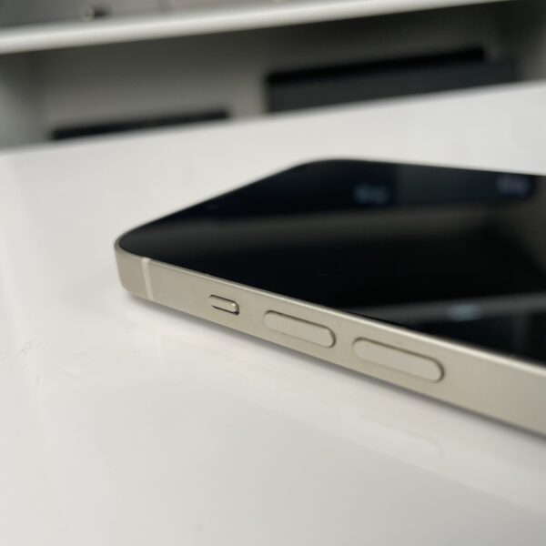 ⁦iPhone 13 white⁩ - الصورة ⁦6⁩