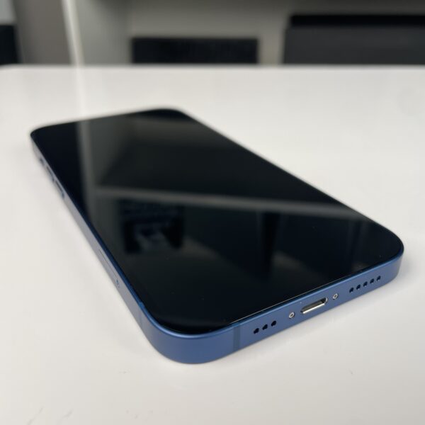 ⁦Iphone 13 Blue bt 100%⁩ - الصورة ⁦5⁩