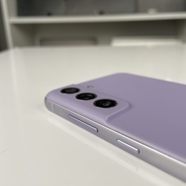 ⁦Samsung Galaxy S21fe⁩ - الصورة ⁦2⁩