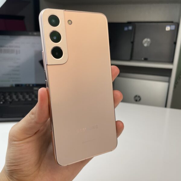 ⁦Samsung Galaxy S22⁩ - الصورة ⁦3⁩