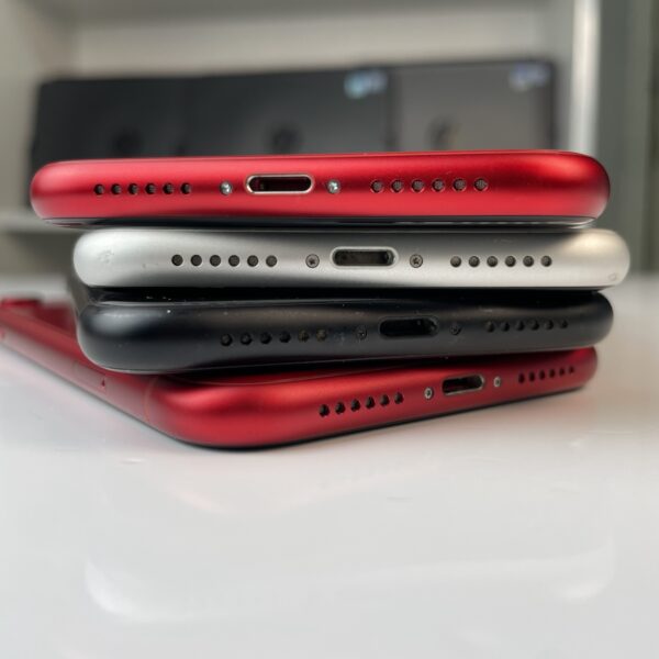 ⁦Iphone XR⁩ - الصورة ⁦4⁩