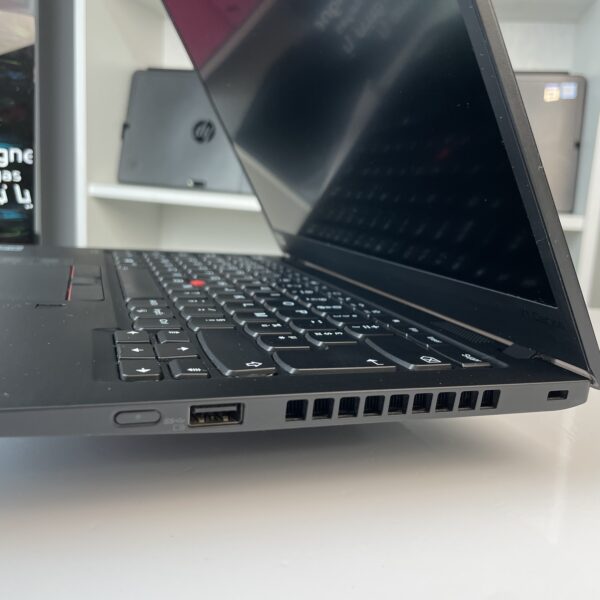 ⁦Lenovo ThinkPad X1 Carbon Gen 8⁩ - الصورة ⁦7⁩
