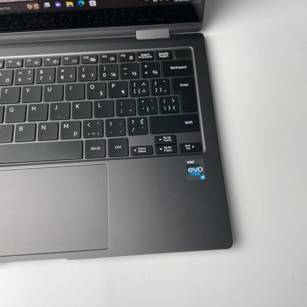 ⁦Samsung Galaxy Book2 Pro 360⁩ - الصورة ⁦4⁩