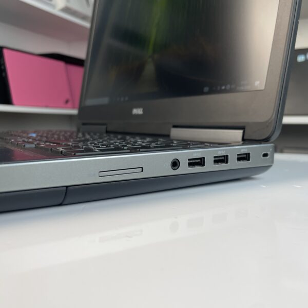 ⁦DELL Precision 7510⁩ - الصورة ⁦8⁩