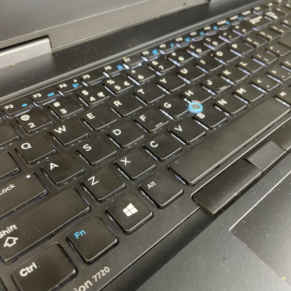 ⁦Dell Precision 7720⁩ - الصورة ⁦6⁩