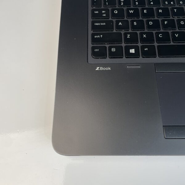 ⁦HP ZBook 17 G5 workstation mobile⁩ - الصورة ⁦4⁩
