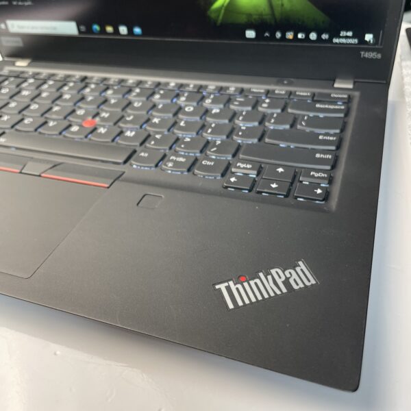 ⁦Lenovo ThinkPad T495s⁩ - الصورة ⁦3⁩