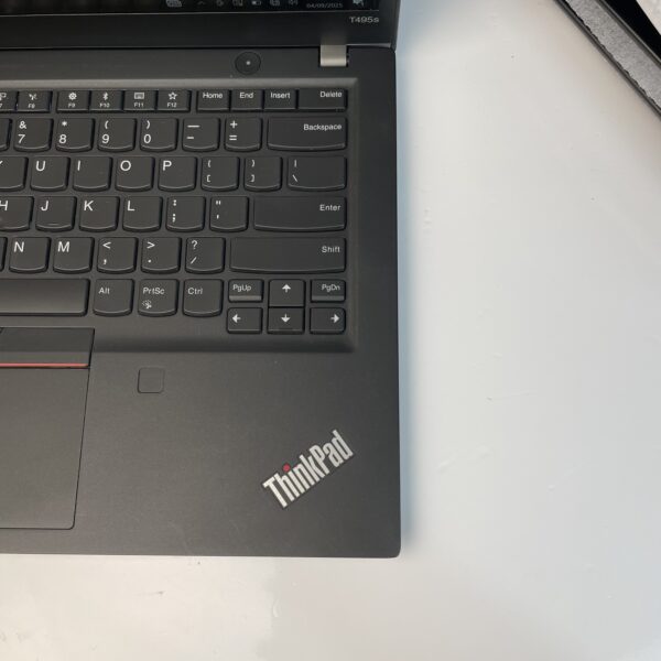 ⁦Lenovo ThinkPad T495s⁩ - الصورة ⁦7⁩