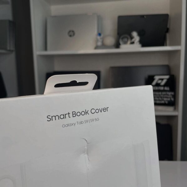 ⁦Smart Book Cover GALAXY original⁩ - الصورة ⁦2⁩