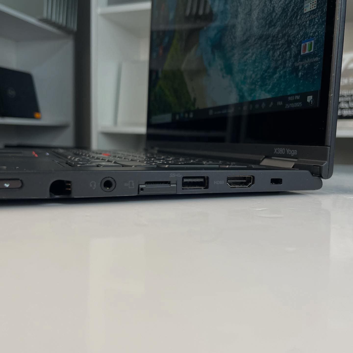Lenovo ThinkPad X380 Yoga - الصورة 5