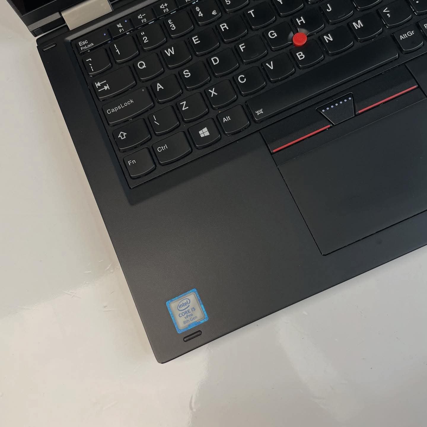 Lenovo ThinkPad X380 Yoga - الصورة 9