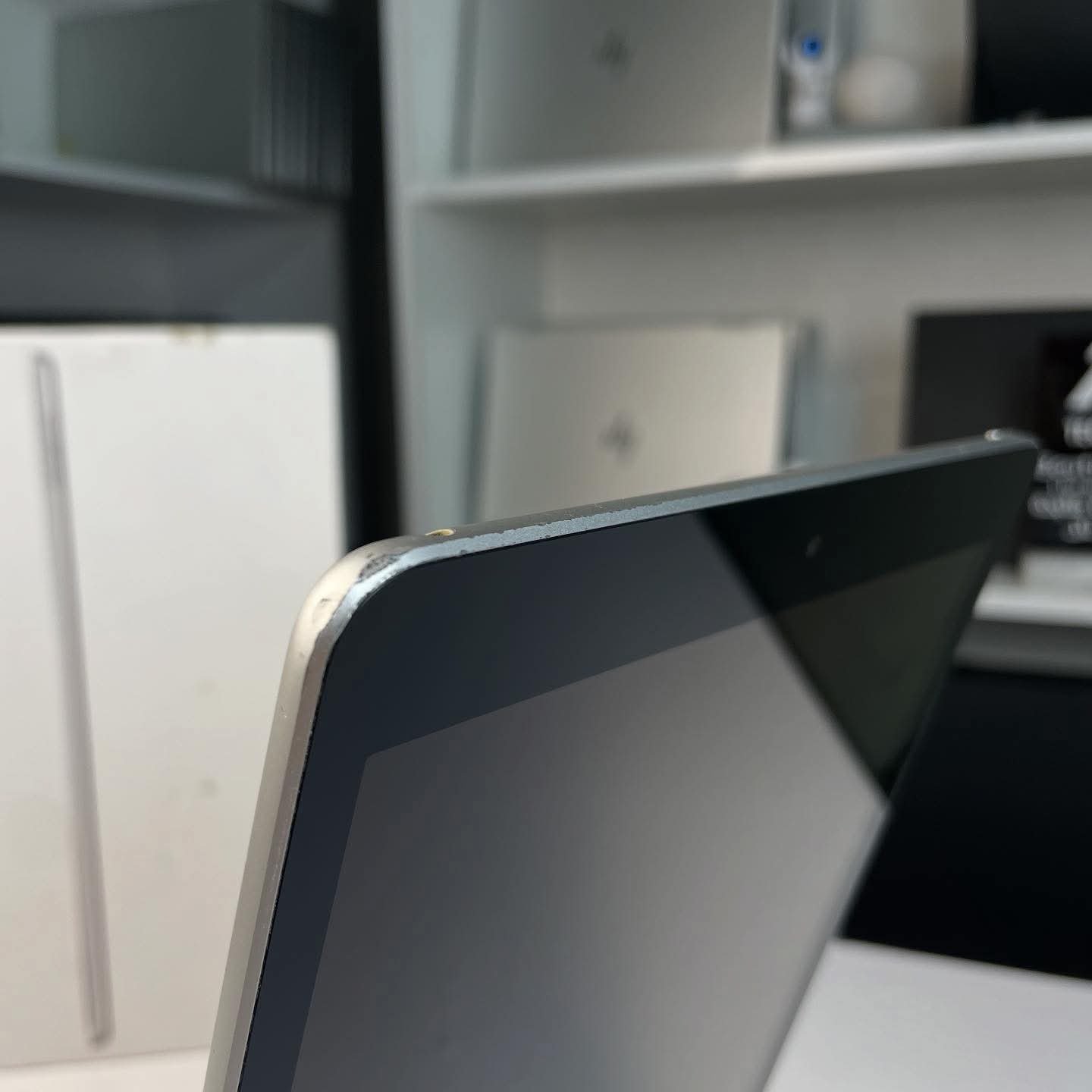 iPad 9 - used - - الصورة 4