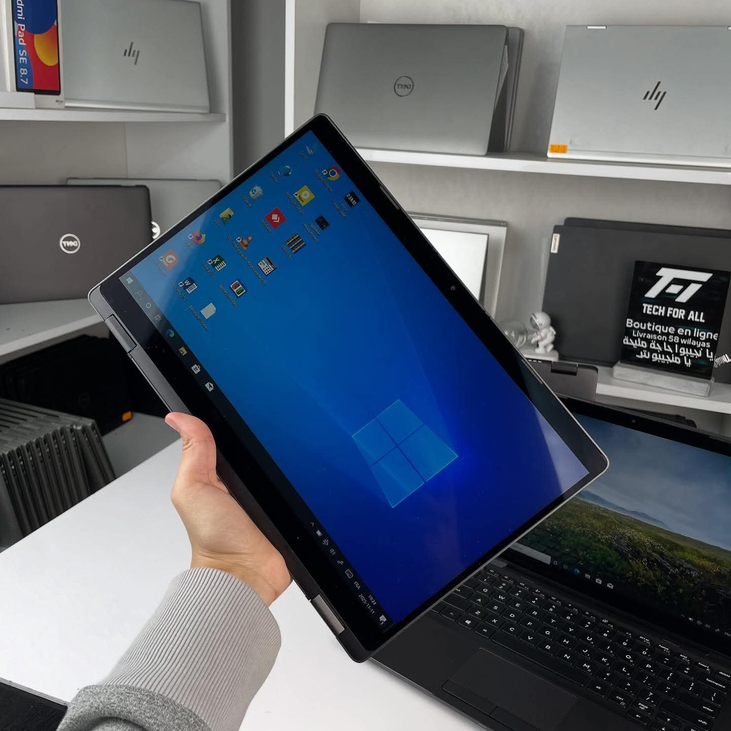 Dell Latitude 5300 2-in-1 - الصورة 2