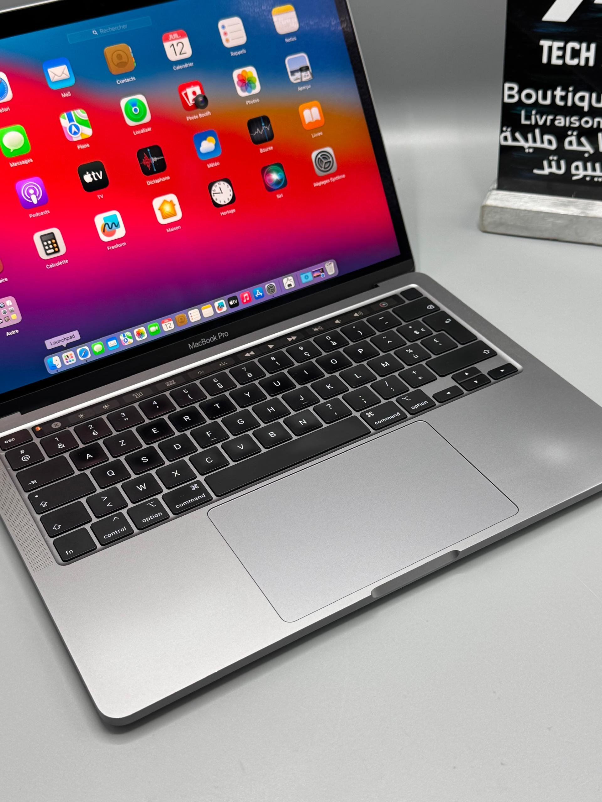 MacBook pro 2020 - Touch Bar - - الصورة 3