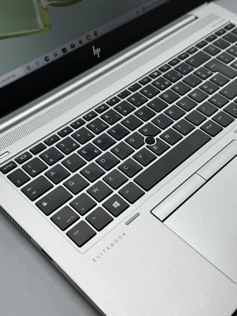HP EliteBook 850 G5 - AMD RX 540 - الصورة 4