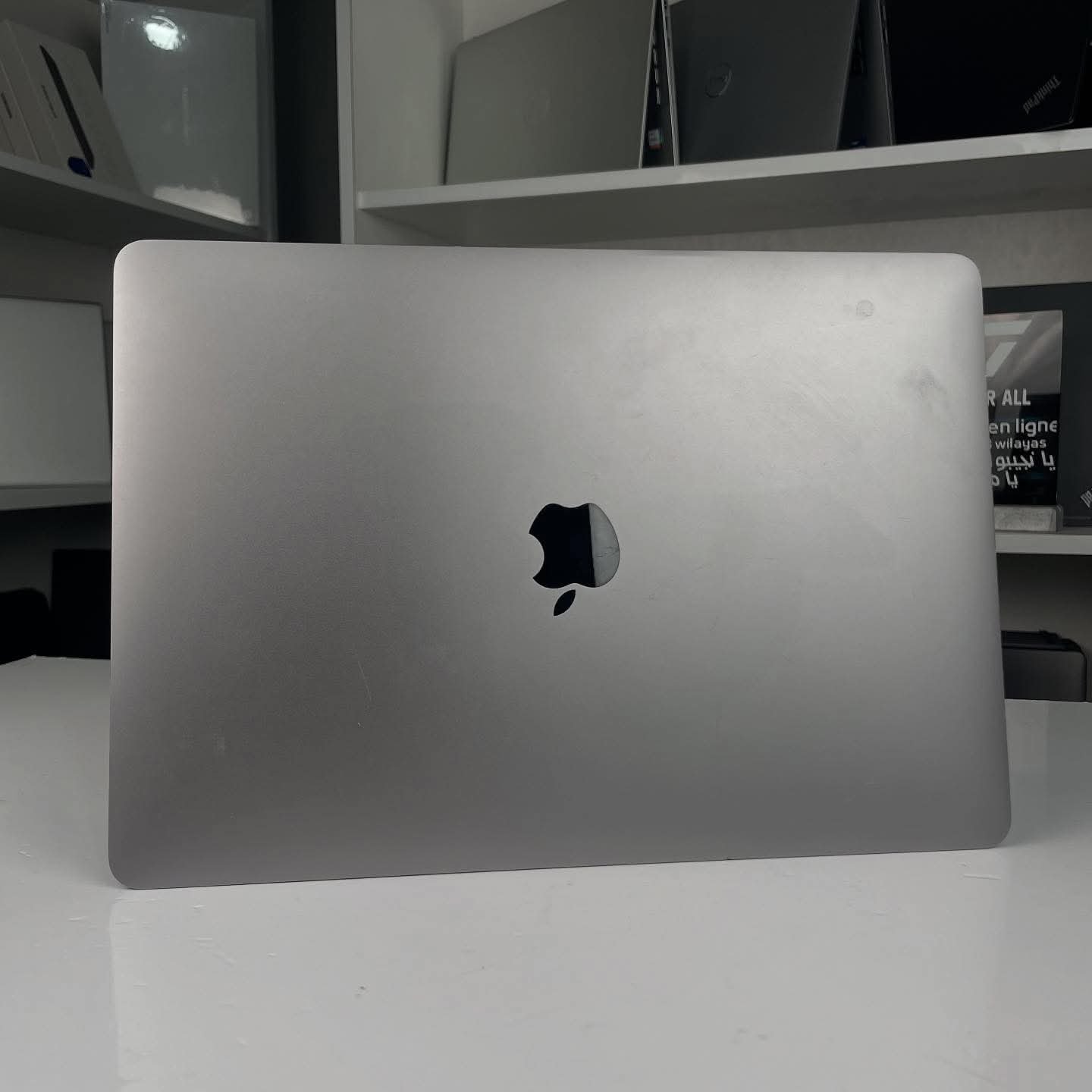 MacBook pro 2020 - Touch Bar - - الصورة 3