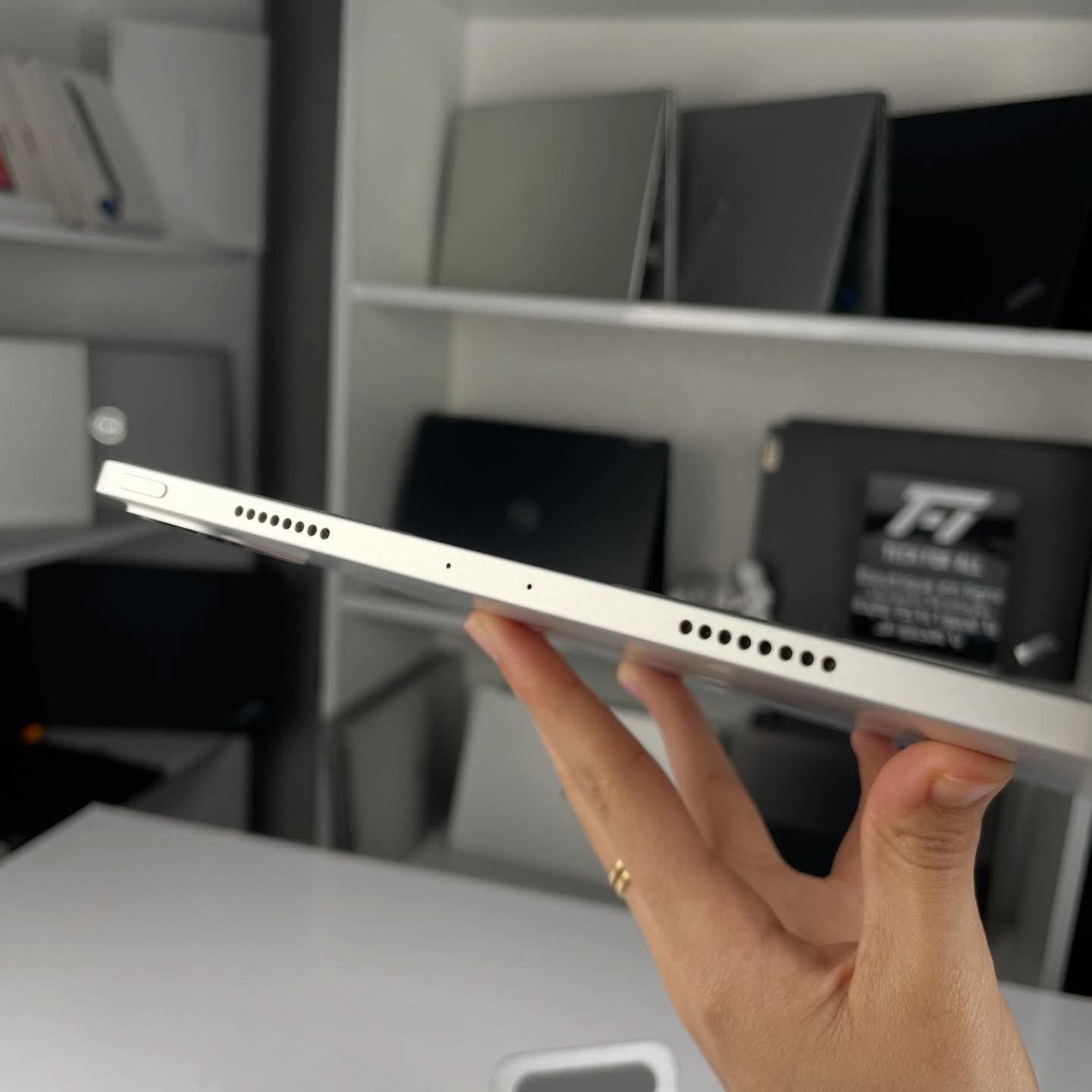 iPad Pro M1 11" - 256 GB - الصورة 11