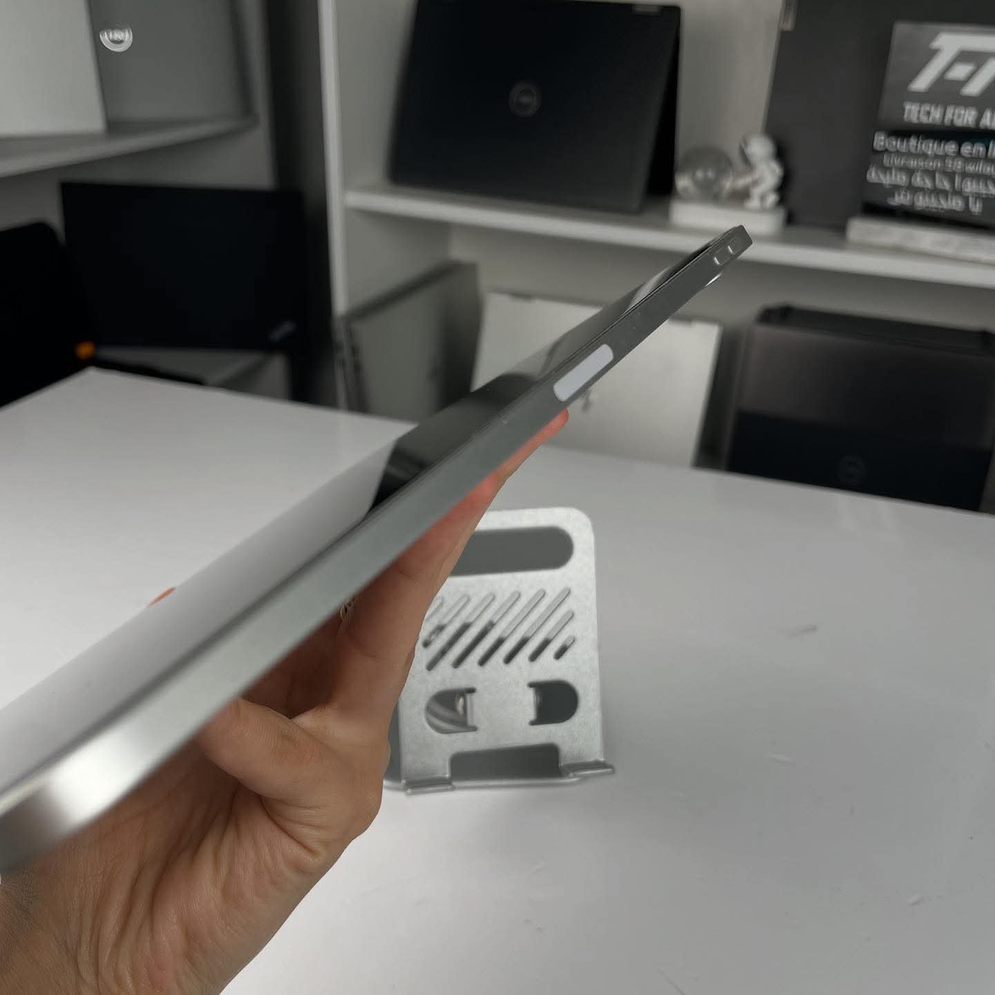 iPad Pro M1 11" - 256 GB - الصورة 9