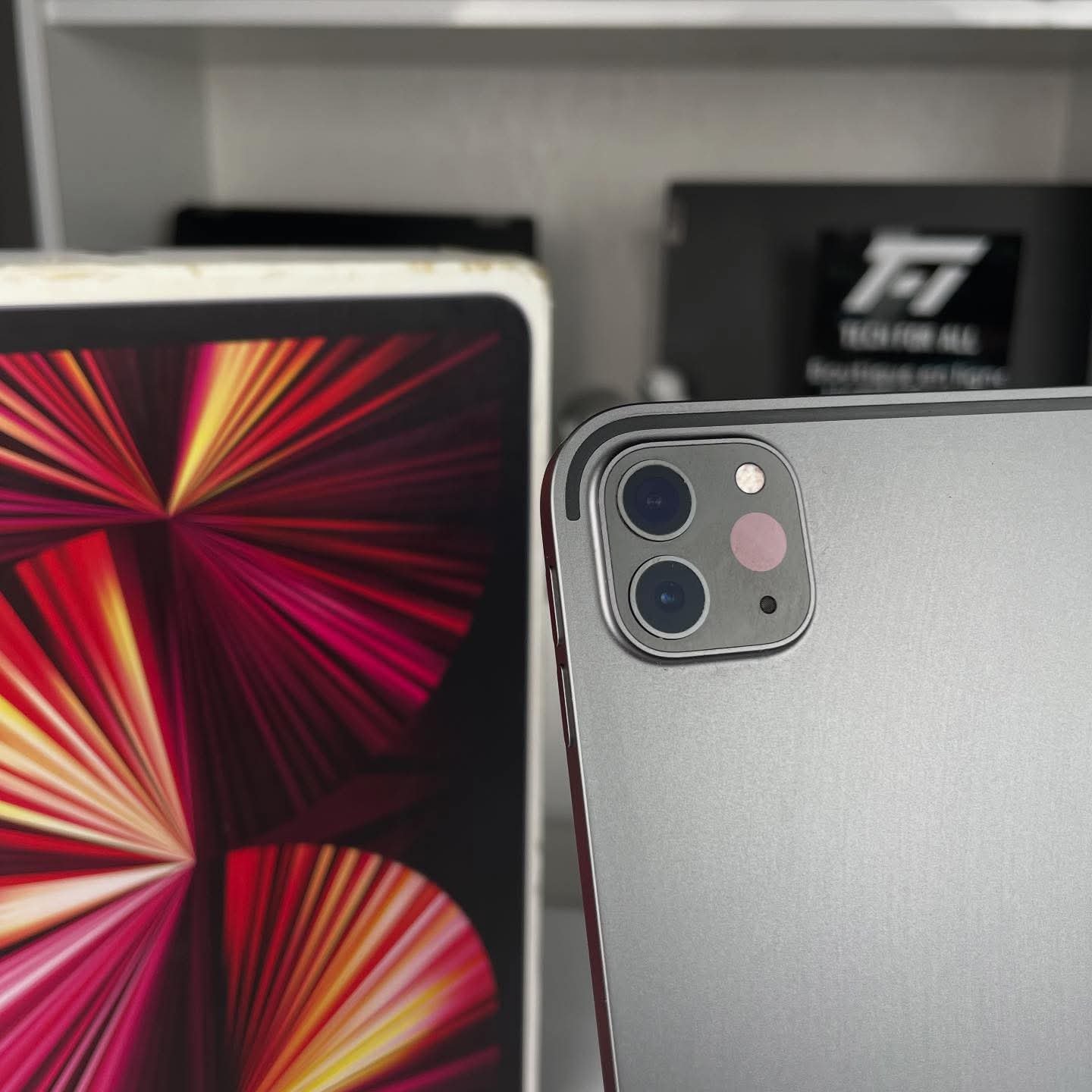 iPad Pro M1 "11" - bt 87/128GB - الصورة 3