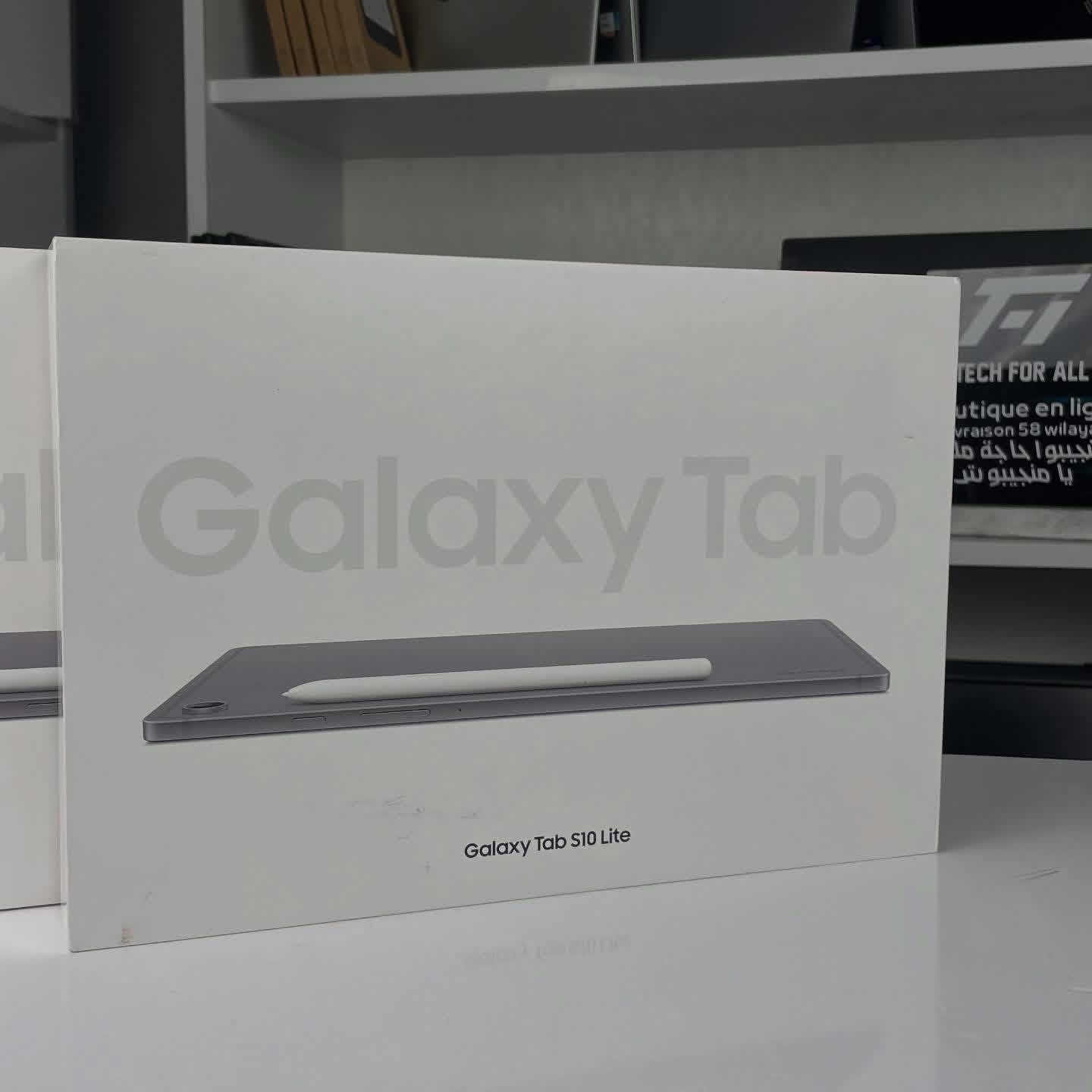 Galaxy Tab S10 Lite with original case - الصورة 5