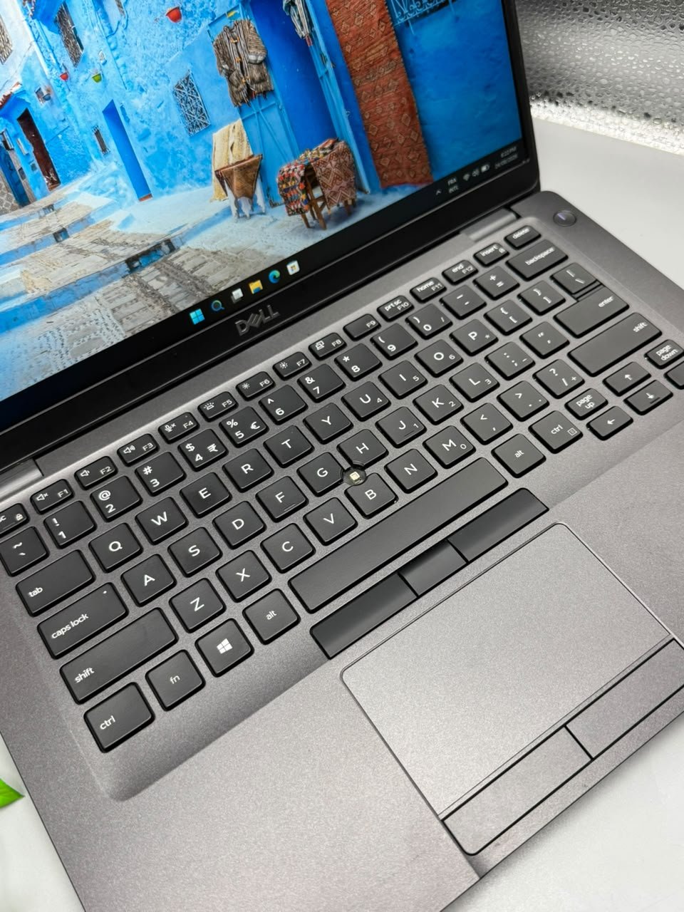Dell Latitude 5400 - full option - الصورة 6