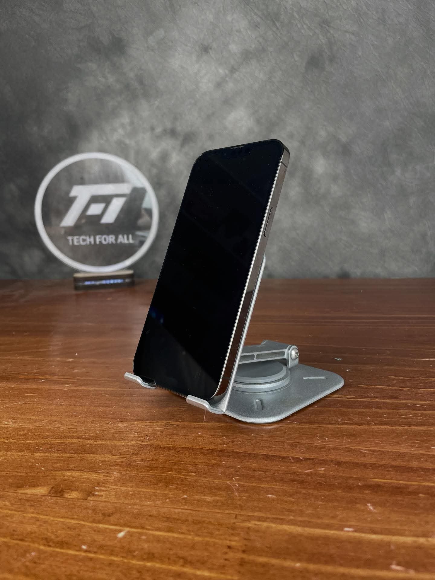 iPhone 13 Pro Max - الصورة 8