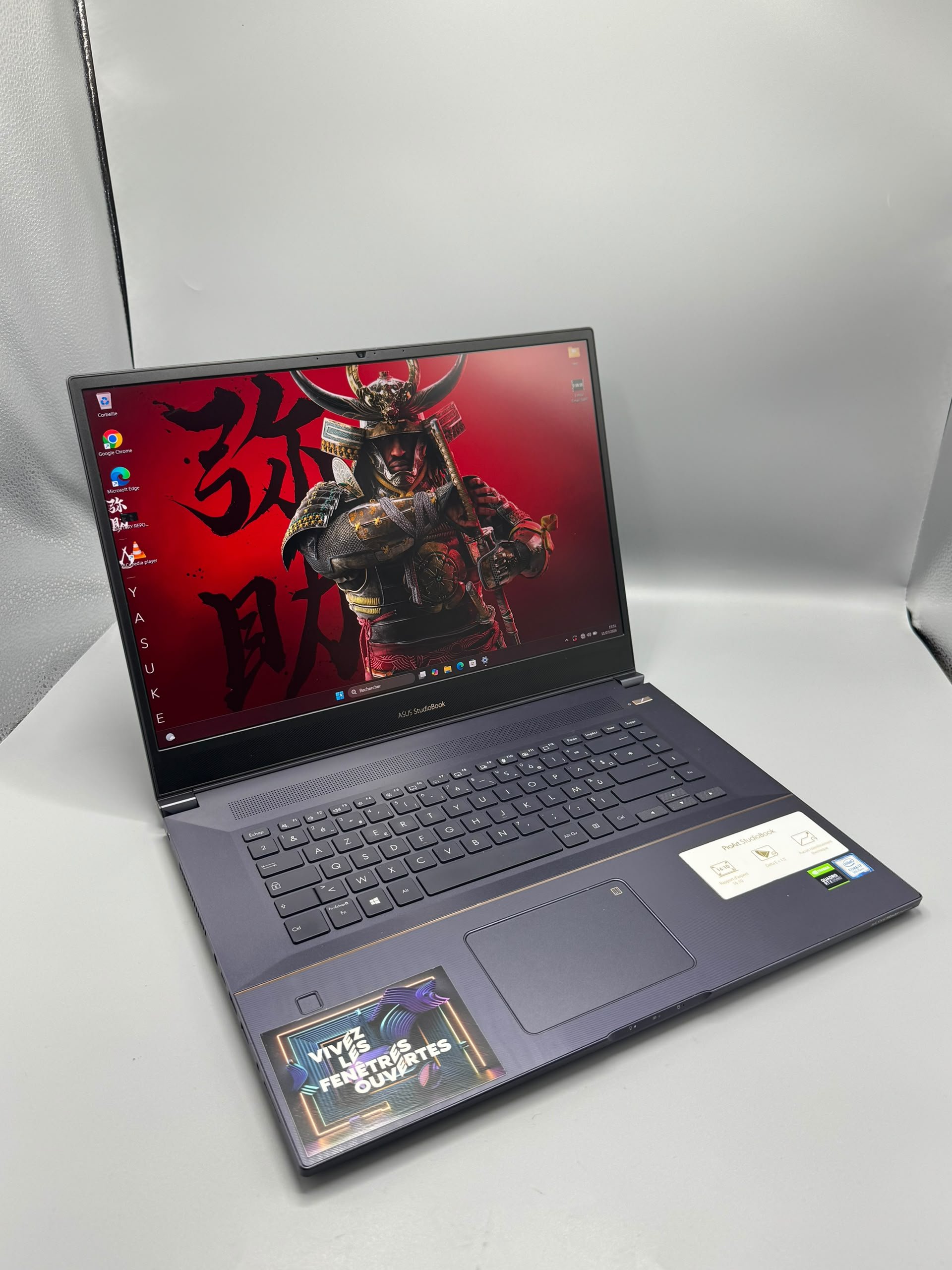 ASUS ProArt StudioBook W700G3T