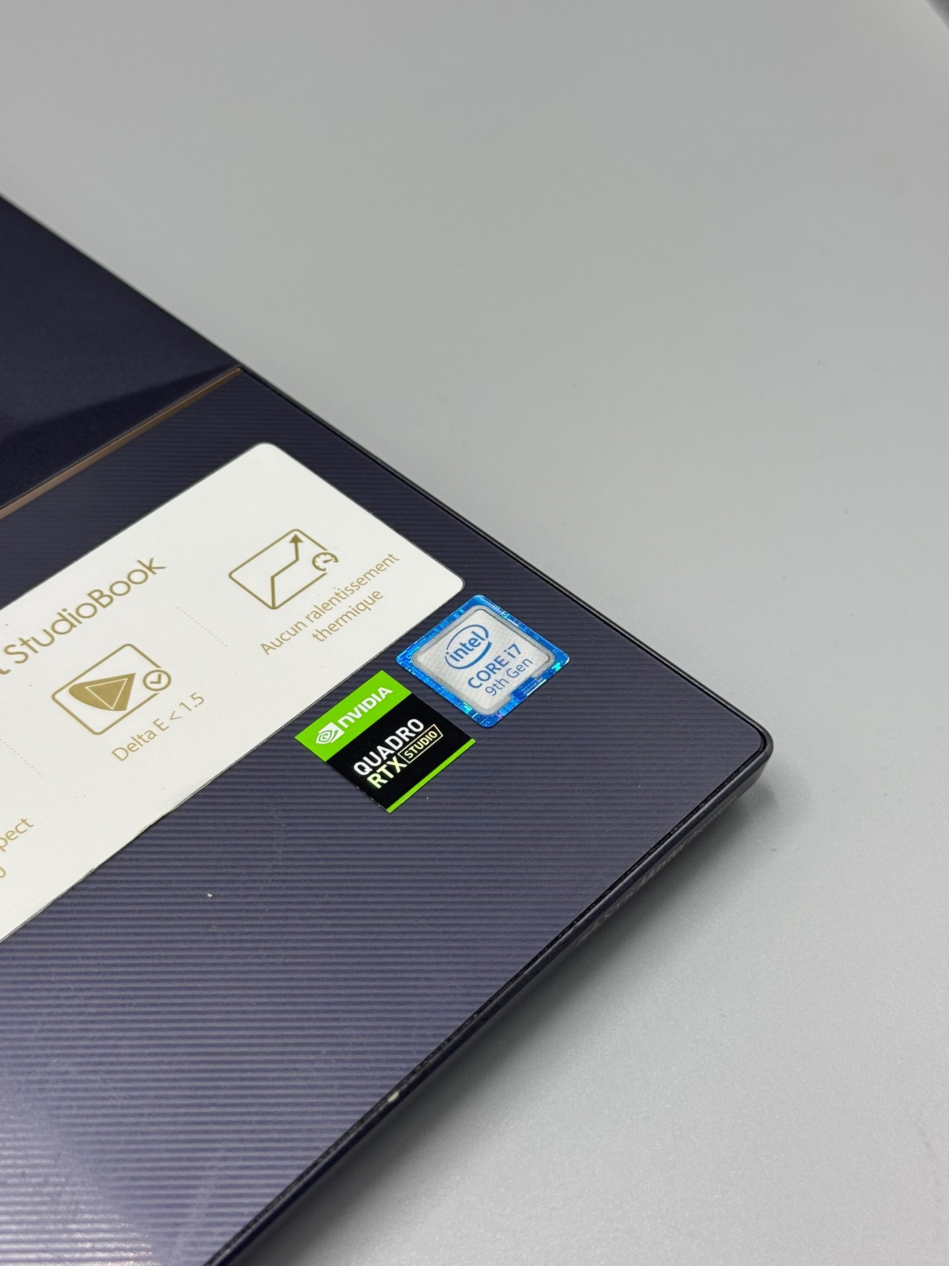 ASUS ProArt StudioBook W700G3T - الصورة 4