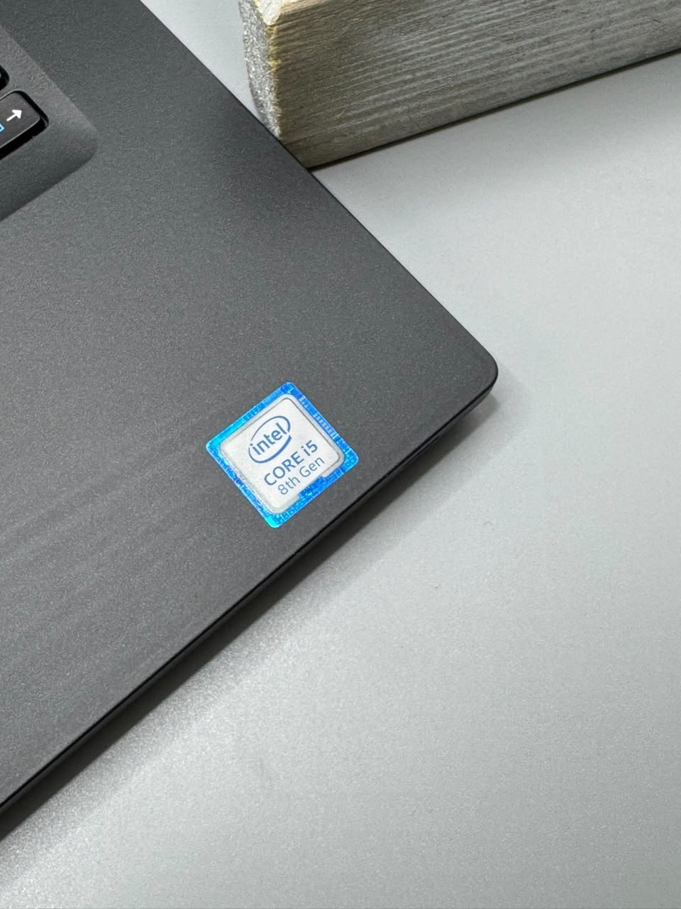 Dell Latitude 7490 - الصورة 6