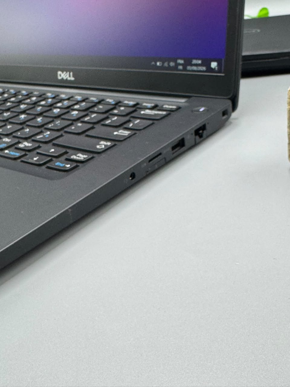 Dell Latitude 7490 - الصورة 3