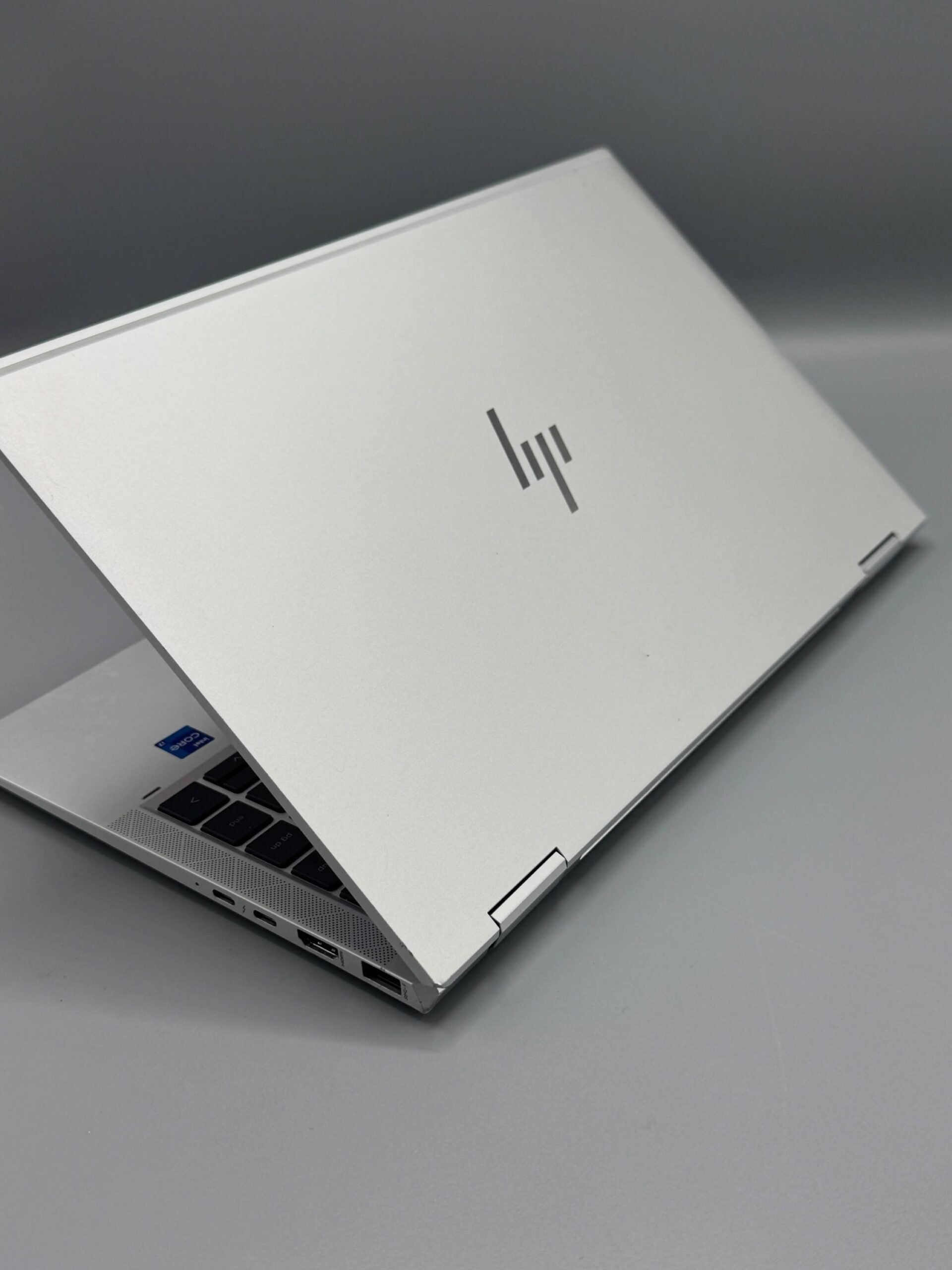 HP EliteBook x360 1040 G8 - الصورة 3