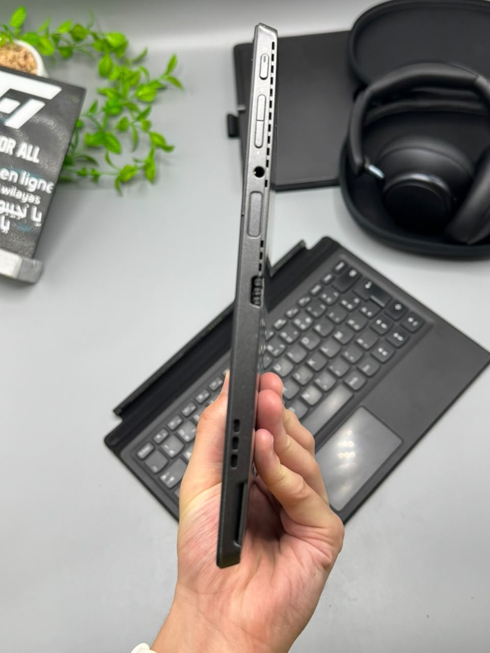 Lenovo IdeaPad Miix 520 - الصورة 5