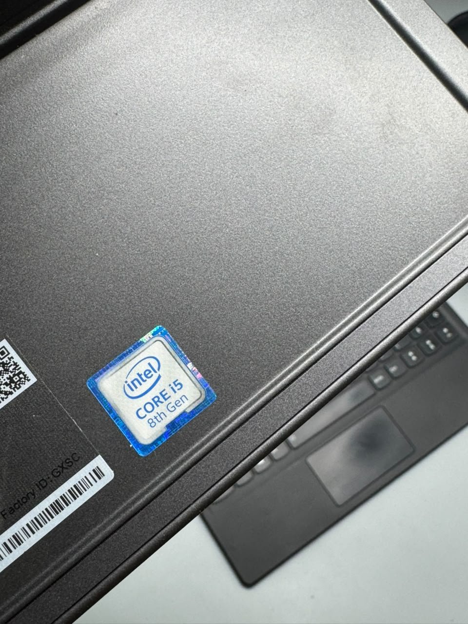 Lenovo IdeaPad Miix 520 - الصورة 6