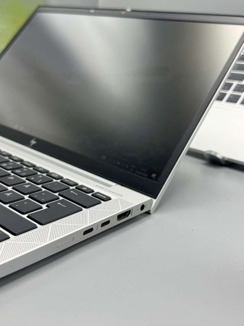 Hp EliteBook 830 g8 - الصورة 8