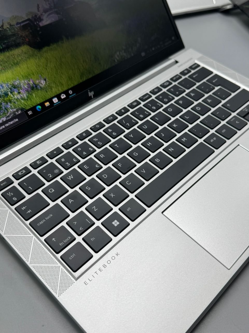 Hp EliteBook 830 g8 - الصورة 4
