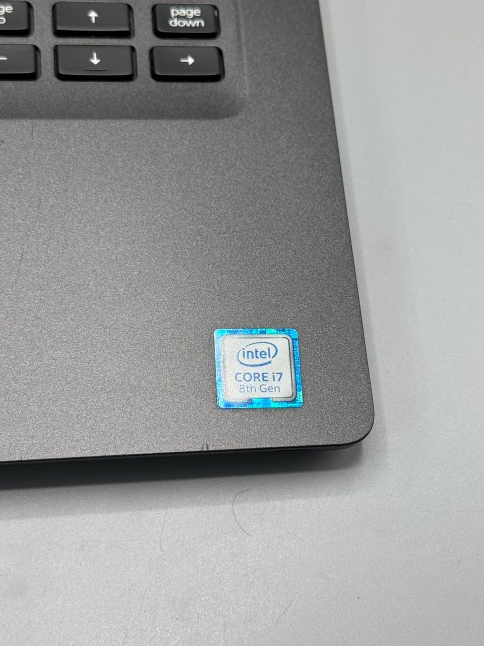 Dell Latitude 5400 i7 - الصورة 6