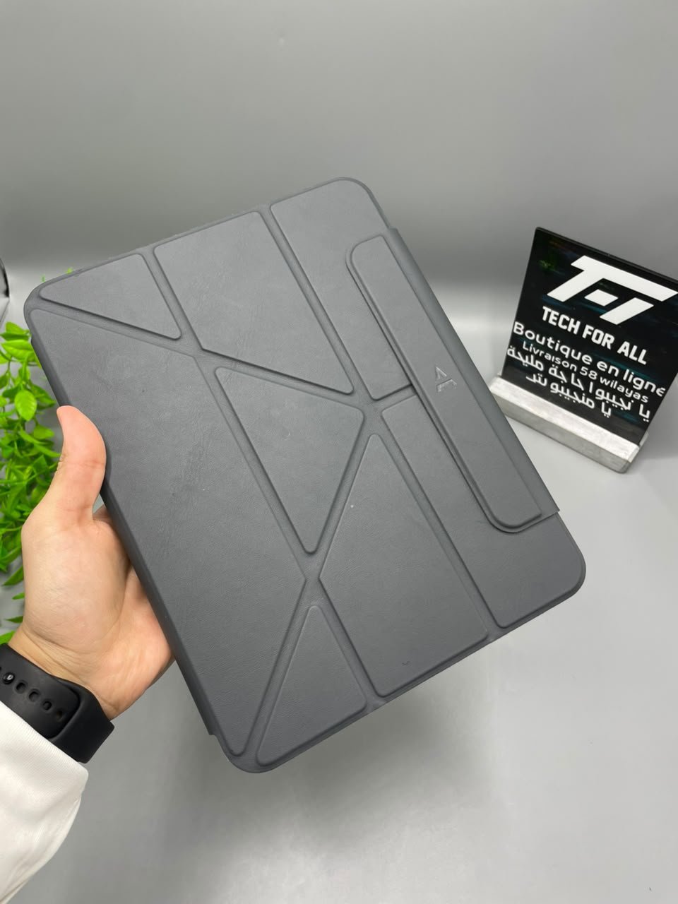 iPad 11 - used like new - الصورة 5