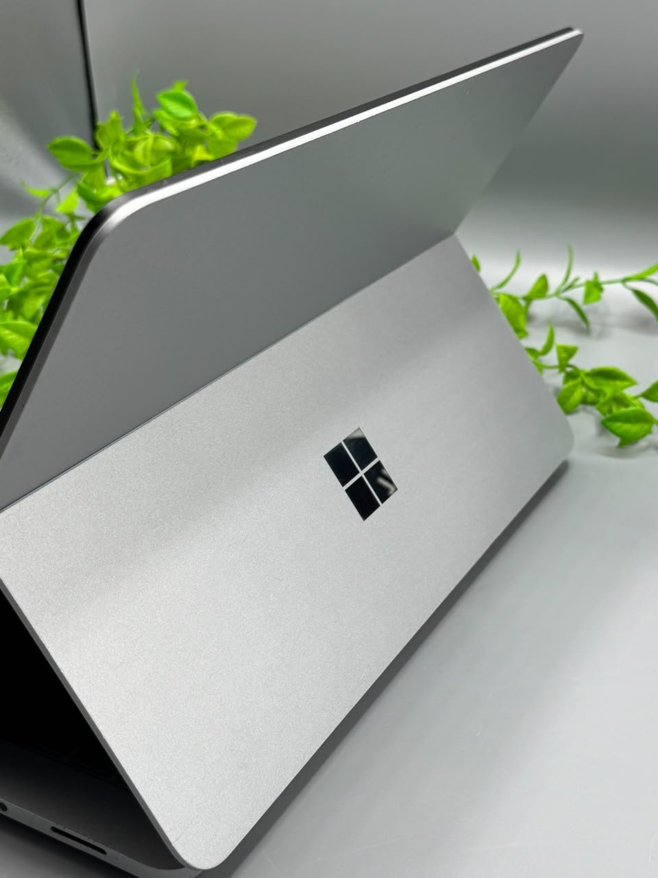 Microsoft Surface Studio – i7 H / RTX™ 3050 Ti - الصورة 3